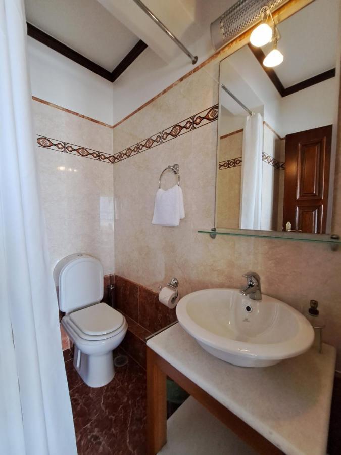 Seaview Flora'S Luxury Apartment-300Meters From The Beach Rethymno  Exterior photo