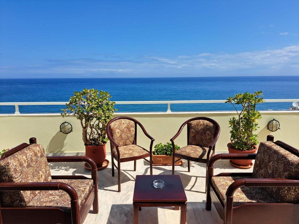 Seaview Flora'S Luxury Apartment-300Meters From The Beach Rethymno  Exterior photo